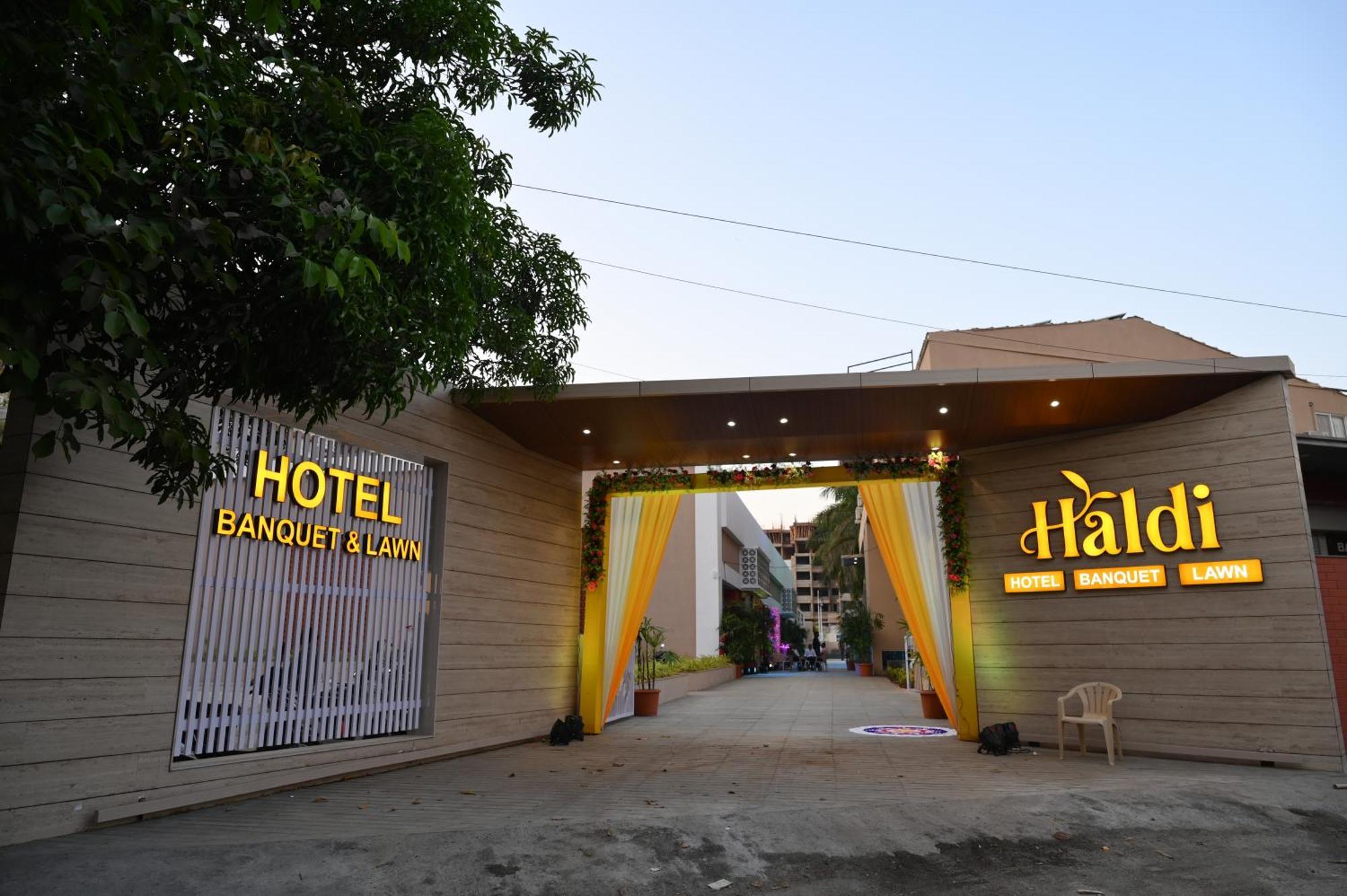 נאסיק Hotel Haldi מראה חיצוני תמונה