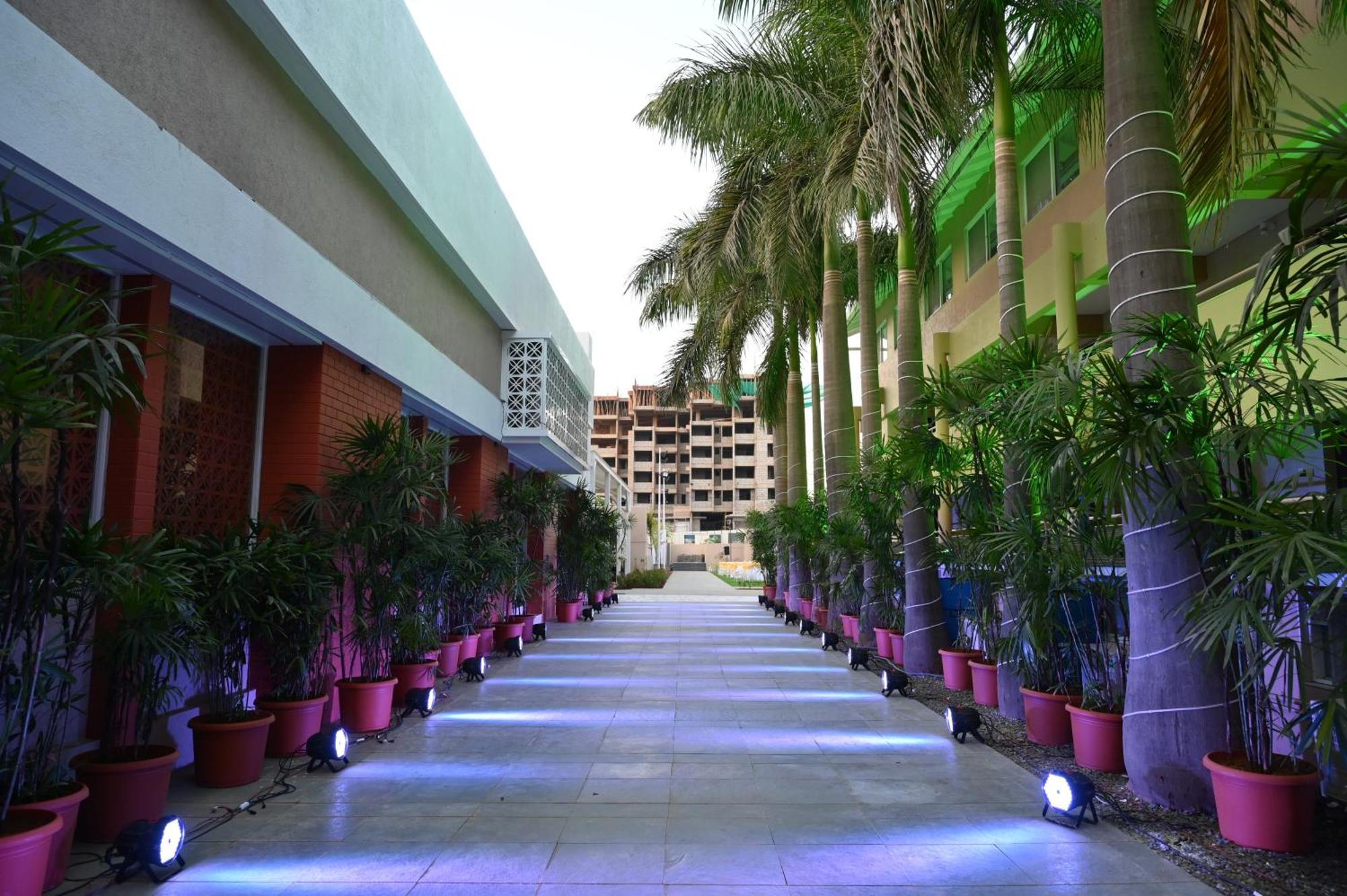 נאסיק Hotel Haldi מראה חיצוני תמונה